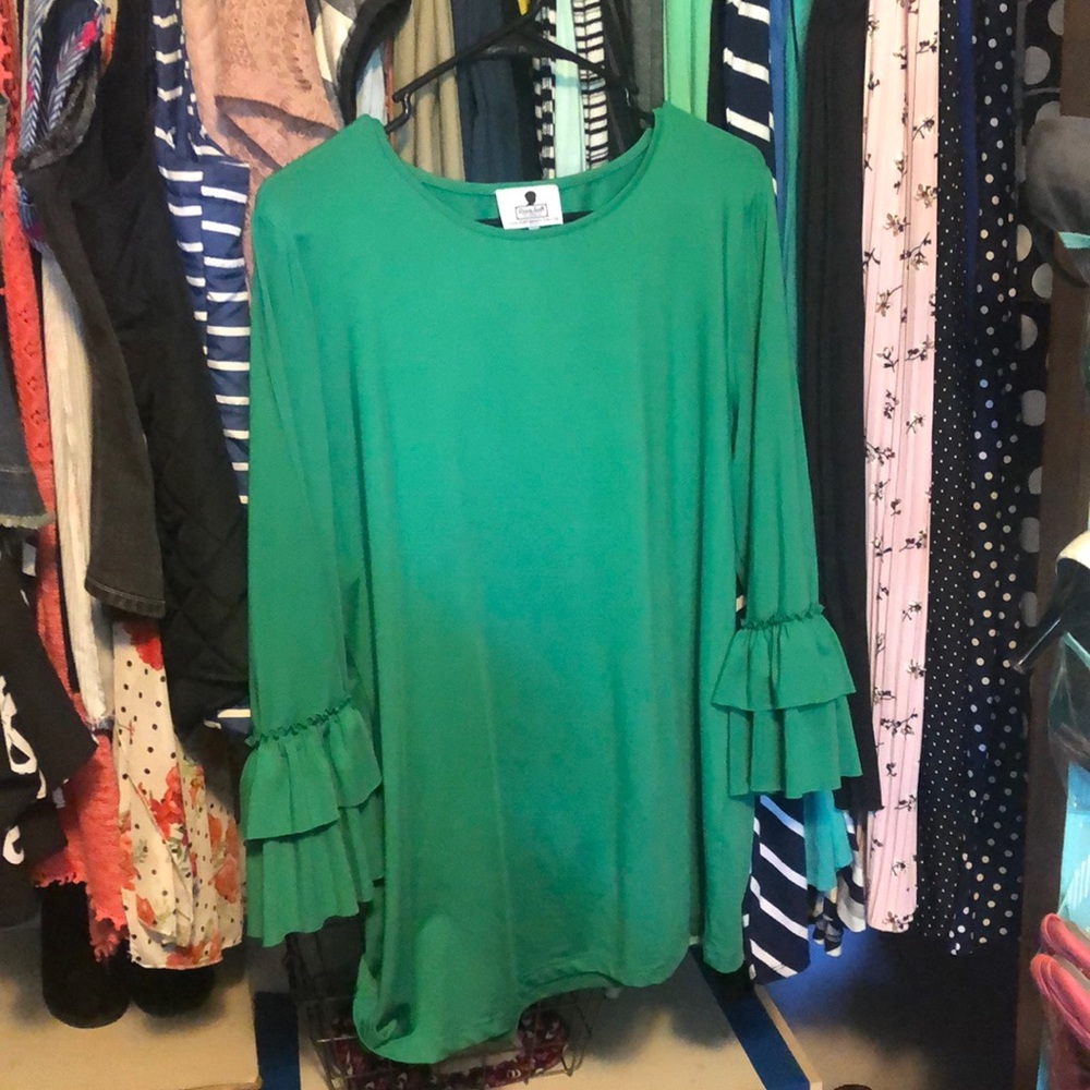 Dainty jewells layering top